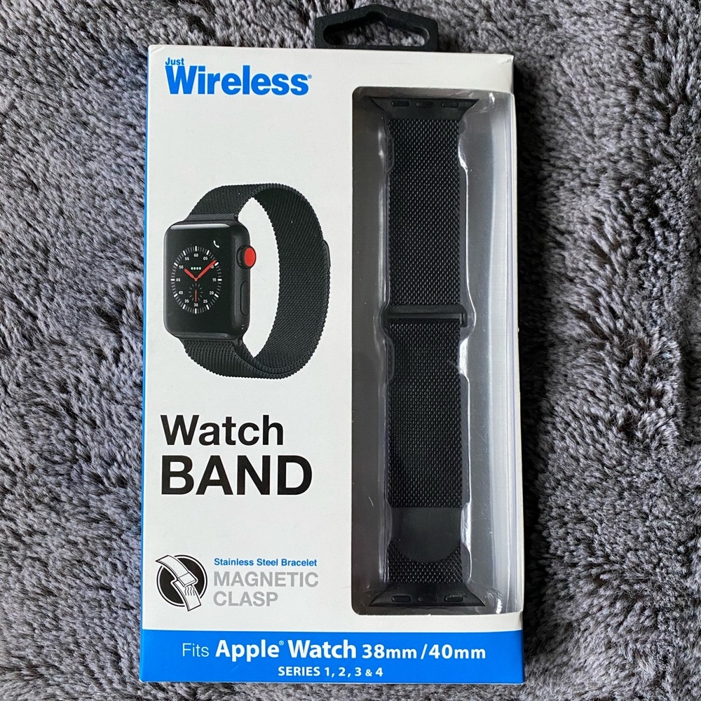 Apple Watch stainless steal bracelet with magnetic clasp.